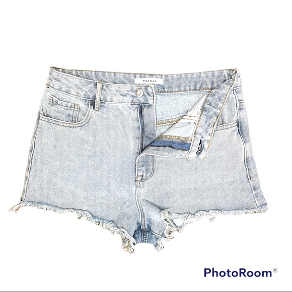 (SOLD) PacSun Women’s Light Blue Wash High-Rise Festival Jean Shorts - Picture 2 of 7